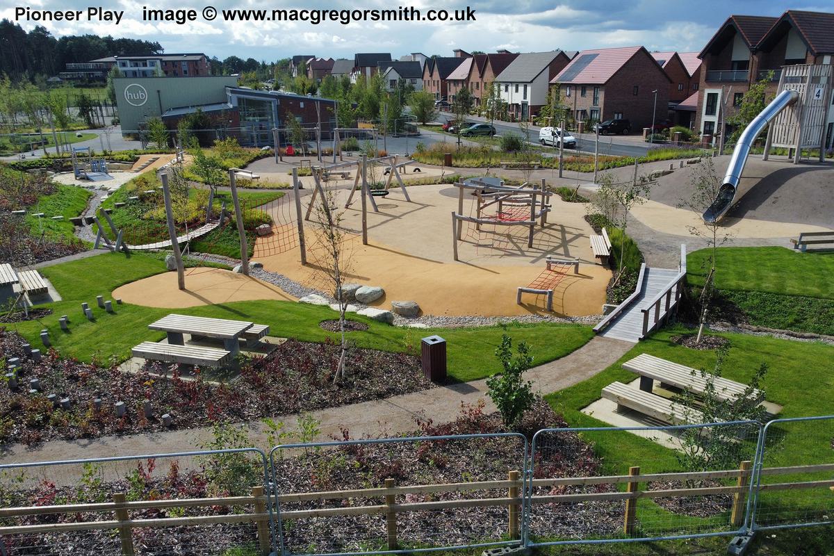 Bucklers Park, Crowthorne. Pioneer play. Image ©️ www.macgregorsmith.co.uk